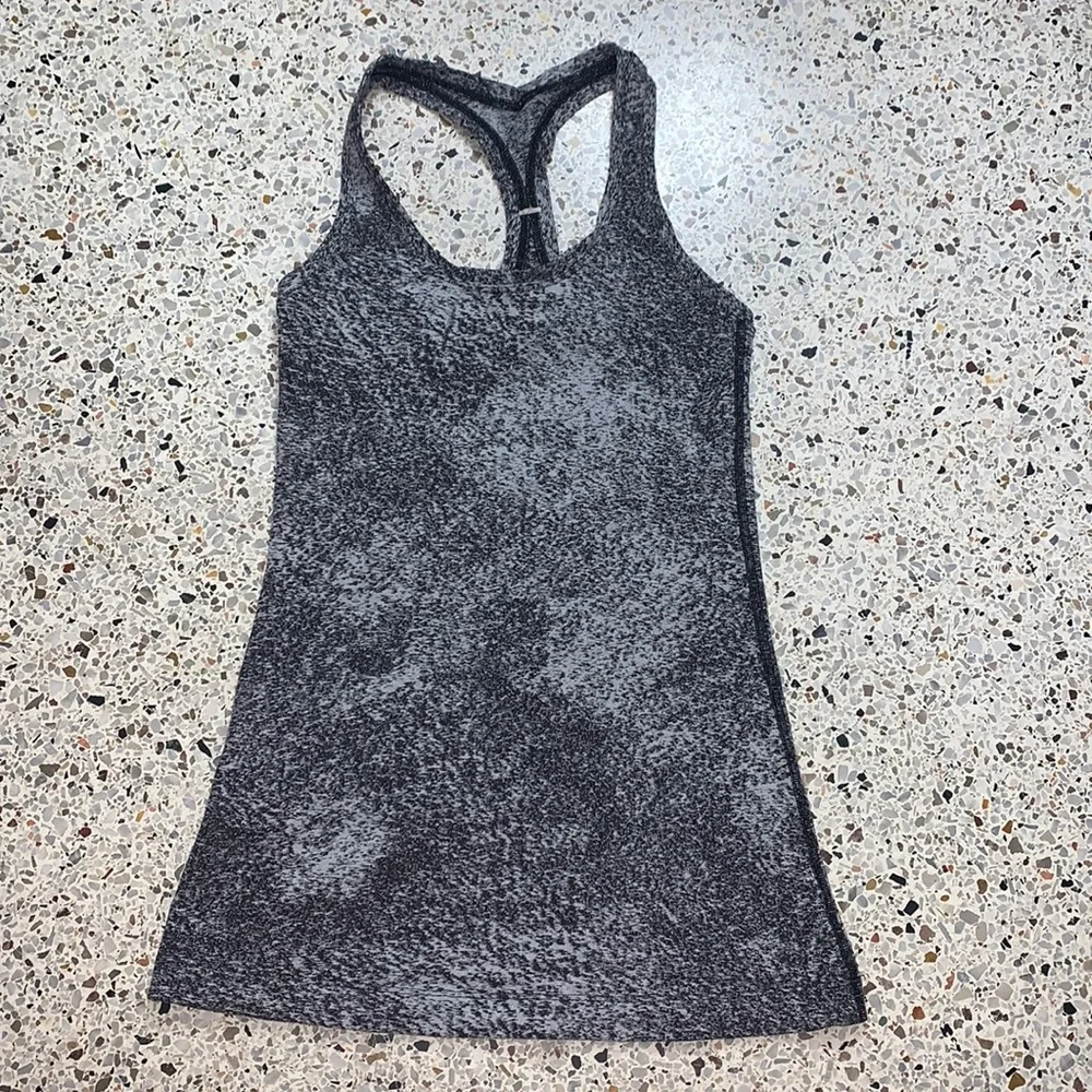 EUC Lululemon cool racerback 6 black white